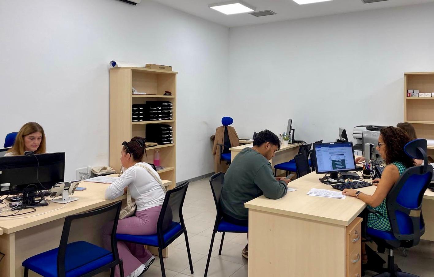 La Tenencia de Alcaldía del Grao traslada temporalmente su atención a la plaza Pintor Porcar La Tenencia de Alcaldía del Grao traslada temporalmente su atención a la plaza Pintor Porcar