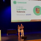 Pablo Vivó recogiendo el galardón en Málaga