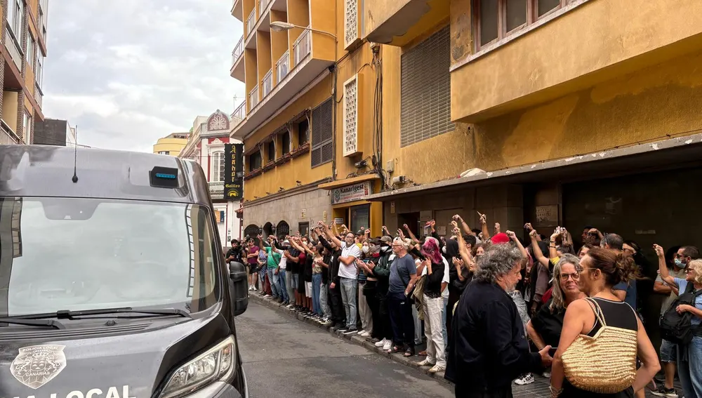 Momento de movilización en el desahucio en Canarias Momento de movilización en el desahucio en Canarias