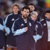 Lionel Messi de Argentina reacciona durante su despedida ante los aficionados Lionel Messi de Argentina reacciona durante su despedida ante los aficionados