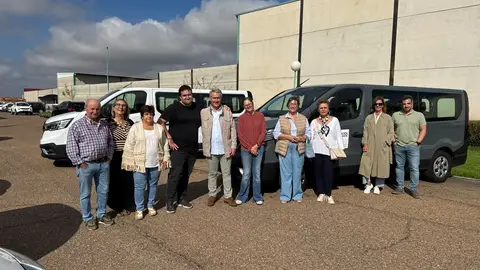 Plena Inclusión Don Benito y Doy-Das incorporan vehículos adaptados gracias al Plan MOVA+ Plena Inclusión Don Benito y Doy-Das incorporan vehículos adaptados gracias al Plan MOVA+