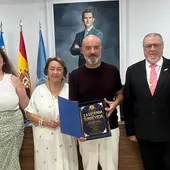 La Asociación de la Ópera 'La Leyenda de Torrevieja' entregado al Ayuntamiento de Torrevieja un ejemplar del Libro Maestro para su futura exposición pública. La Asociación de la Ópera 'La Leyenda de Torrevieja' entregado al Ayuntamiento de Torrevieja un ejemplar del Libro Maestro para su futura exposición pública.