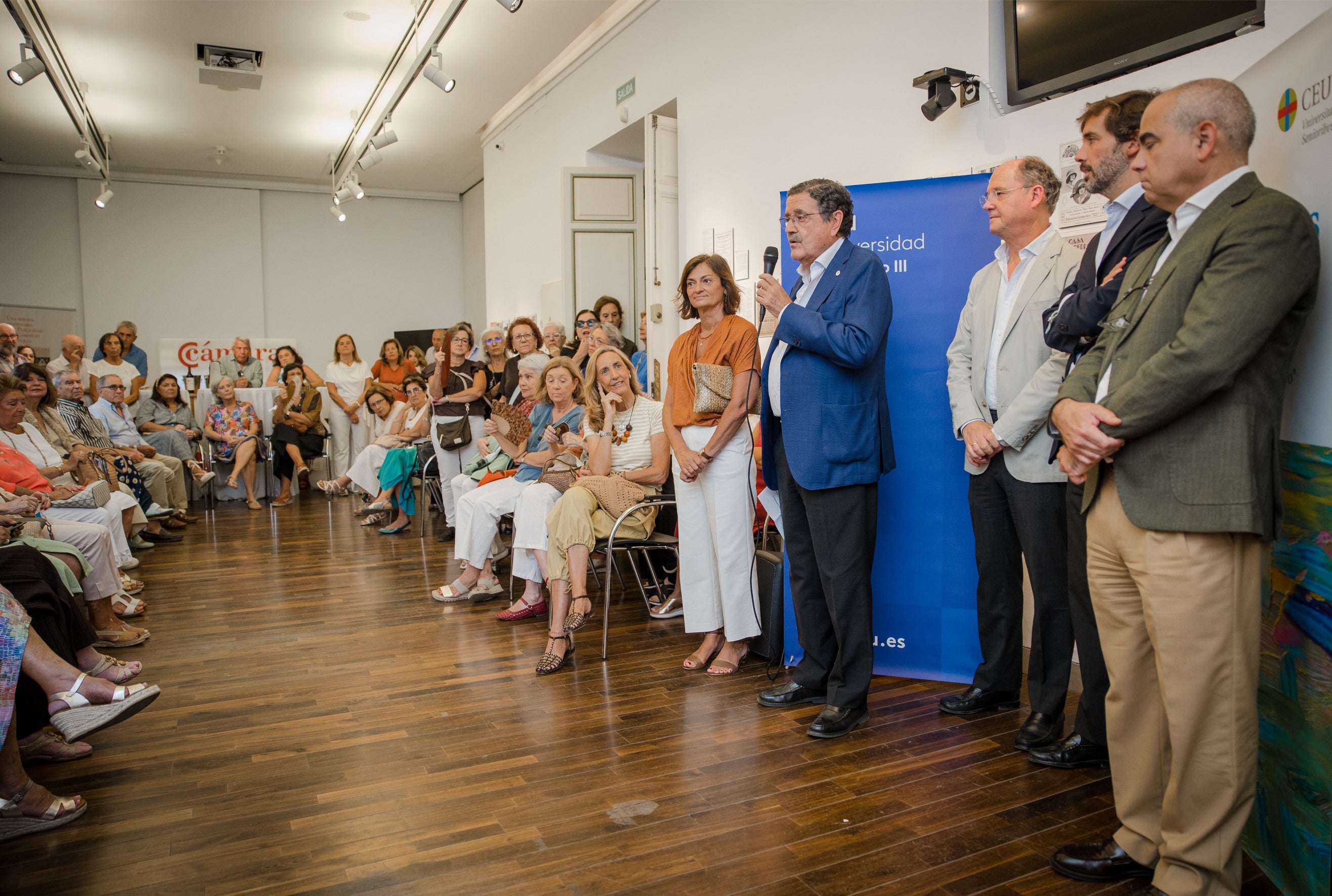 La Vniversitas Senioribvs CEU Fernando III supera los 300 alumnos matriculados y amplía su oferta cultural La Vniversitas Senioribvs CEU Fernando III supera los 300 alumnos matriculados y amplía su oferta cultural