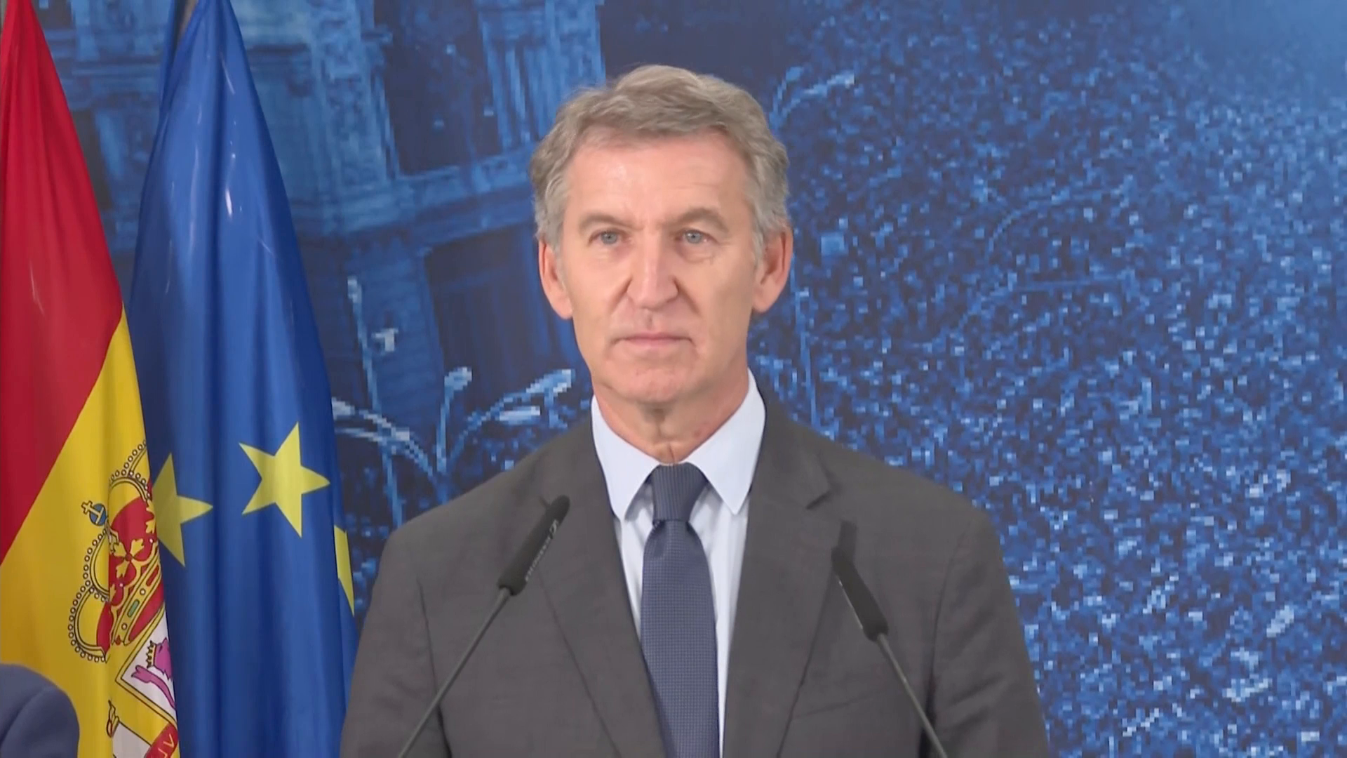 Feijóo insiste en las dudas sobre el voto por correo: "Confío en los carteros, pero no en los directivos" Feijóo insiste en las dudas sobre el voto por correo: "Confío en los carteros, pero no en los directivos"