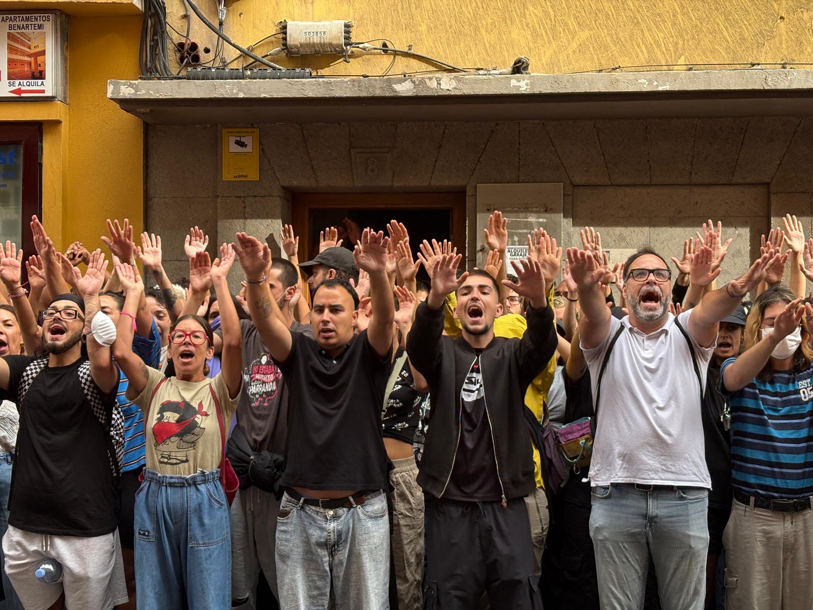 La SAREB negociará con Derecho al Techo el futuro de ocho familias en Las Palmas de Gran Canaria La SAREB negociará con Derecho al Techo el futuro de ocho familias en Las Palmas de Gran Canaria