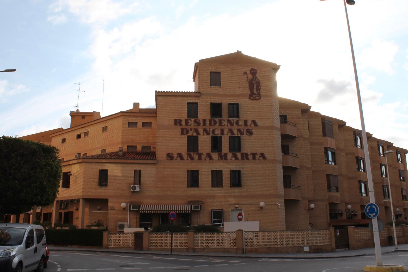 La Residencia Santa Marta de Villajoyosa recibe una subvención de 27.000 euros para mejorar su equipamiento La Residencia Santa Marta de Villajoyosa recibe una subvención de 27.000 euros para mejorar su equipamiento