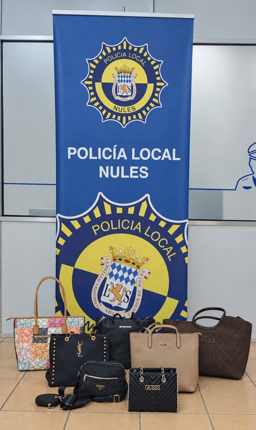 Intervenidos en Nules varios bolsos presuntamente falsificados durante la Feria de Ganadería y Maquinaria Agrícola Intervenidos en Nules varios bolsos presuntamente falsificados durante la Feria de Ganadería y Maquinaria Agrícola