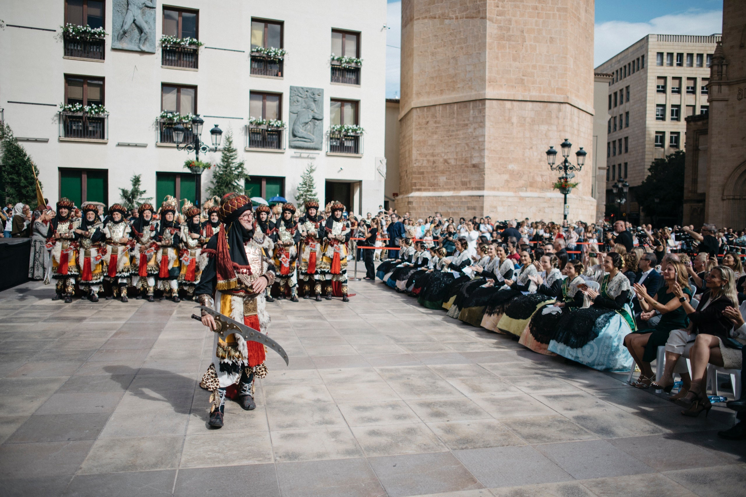 Castelló celebrará el 9 d’Octubre con el Desfile de las Tres Culturas, música y danzas tradicionales Castelló celebrará el 9 d’Octubre con el Desfile de las Tres Culturas, música y danzas tradicionales