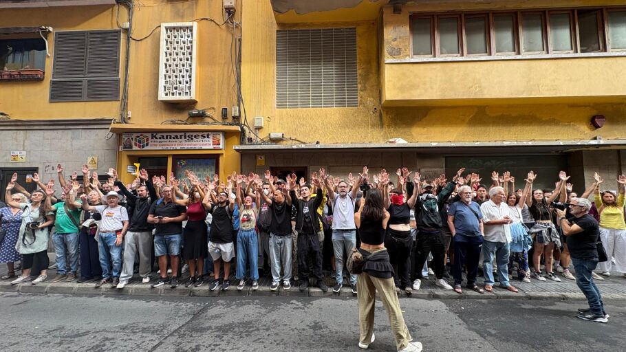 Movilizaci&oacute;n de Derecho al Techo para paralizar 8 desahucios en Las Palmas de Gran Canaria