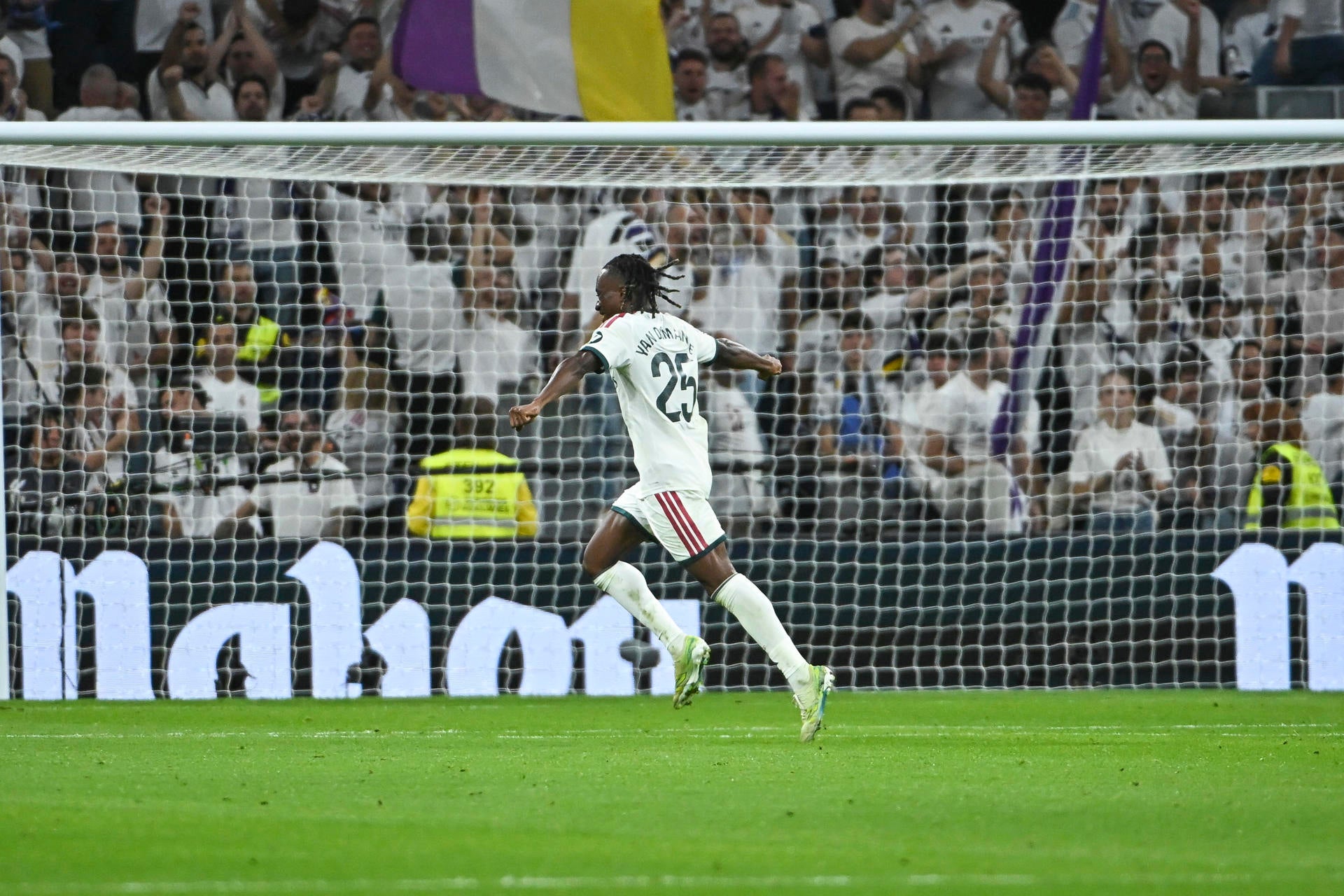 El Real Madrid gana al Villarreal por la mínima con un gol de Diomande: así sonó en Radioestadio (1-0) El Real Madrid gana al Villarreal por la mínima con un gol de Diomande: así sonó en Radioestadio (1-0)