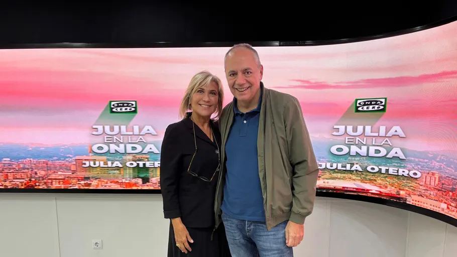 Julia Otero y Pepe Colubi en Julia en la onda