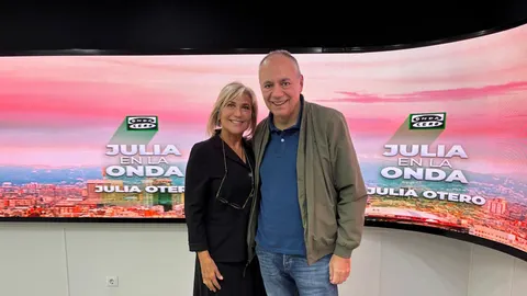 Julia Otero y Pepe Colubi en Julia en la onda