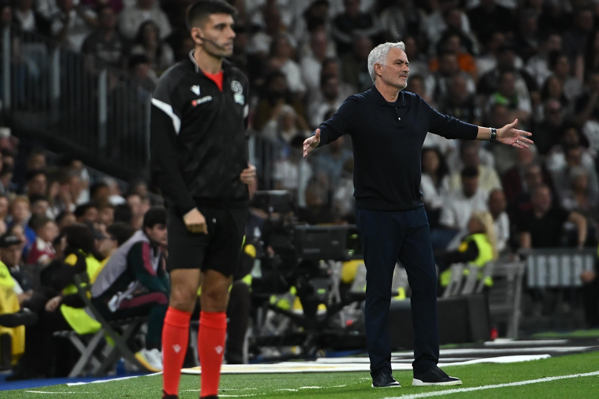El entrenador del Real Madrid, Jose Mourinho, durante el partido contra el Villarreal El entrenador del Real Madrid, Jose Mourinho, durante el partido contra el Villarreal