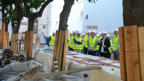 Avanza la rehabilitación de Santa Clara, que recuperará su portada del siglo XVII Avanza la rehabilitación de Santa Clara, que recuperará su portada del siglo XVII