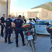 La Policía Local de Íllora evita por tercera vez en menos de un año la okupación de tres viviendas en Alomartes La Policía Local de Íllora evita por tercera vez en menos de un año la okupación de tres viviendas en Alomartes