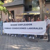 Concentración del Comité de Empresa del Hospital de la Ribera frente a la Consellería de Sanidad