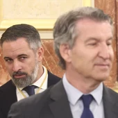 El presidente de Vox, Santiago Abascal (i), y el presidente del PP, Alberto Núñez Feijóo El presidente de Vox, Santiago Abascal (i), y el presidente del PP, Alberto Núñez Feijóo