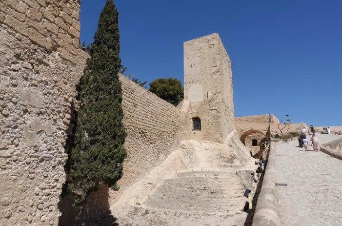 Alicante licita la ejecución de las obras del Albacar d’Enmig del Castillo de Santa Bárbara Alicante licita la ejecución de las obras del Albacar d’Enmig del Castillo de Santa Bárbara
