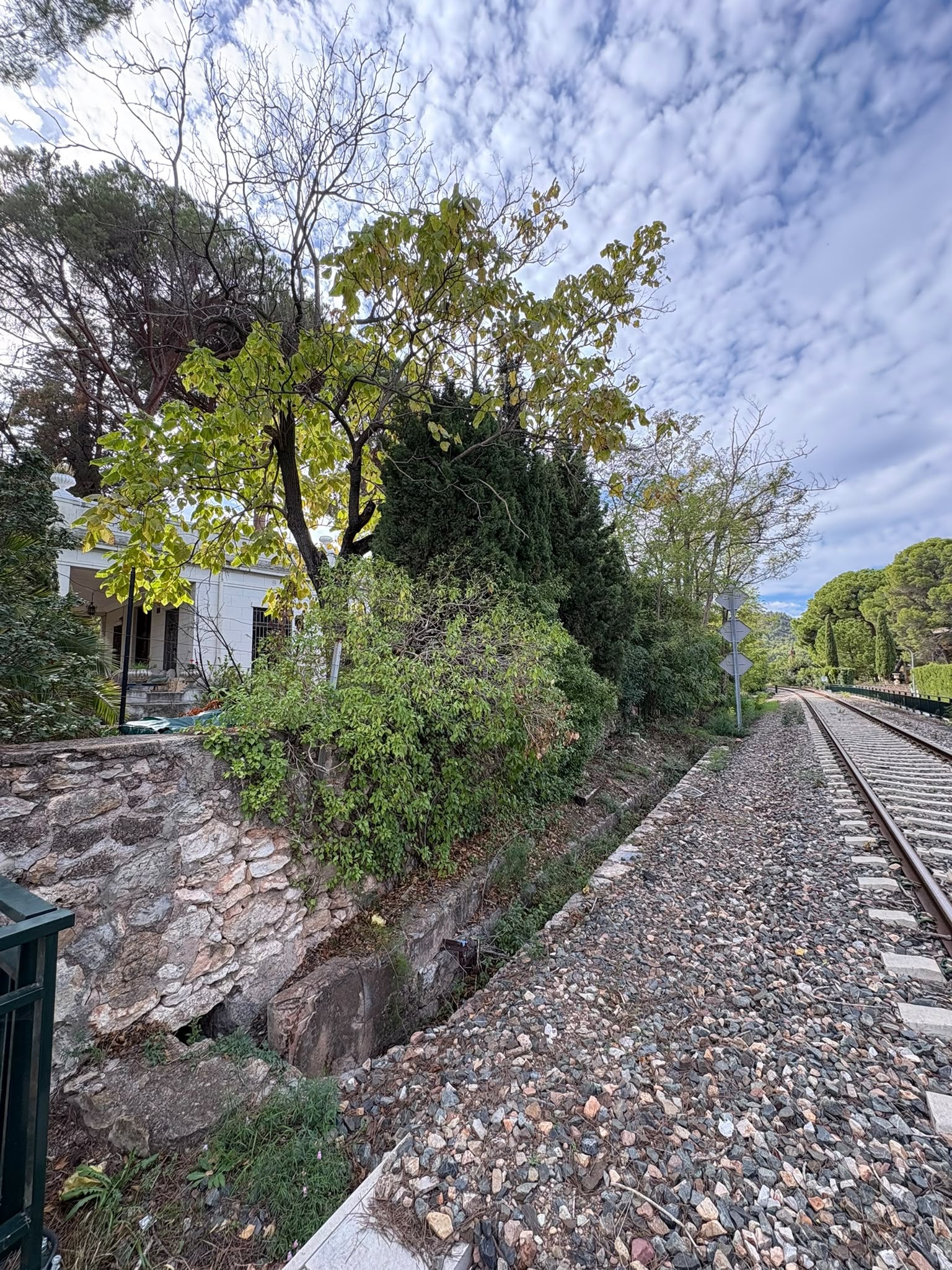 Navajas presenta alegaciones al corredor ferroviario Sagunto-Teruel por su trazado y la falta de doble vía Navajas presenta alegaciones al corredor ferroviario Sagunto-Teruel por su trazado y la falta de doble vía
