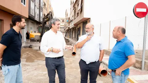 Avanzan los trabajos de renovación de las infraestructuras urbanas en la calle Goya de Adra Avanzan los trabajos de renovación de las infraestructuras urbanas en la calle Goya de Adra