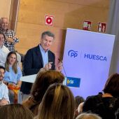 Feijóo garantiza en Huesca una financiación justa para Aragón y su apoyo total al Plan Pirineos 