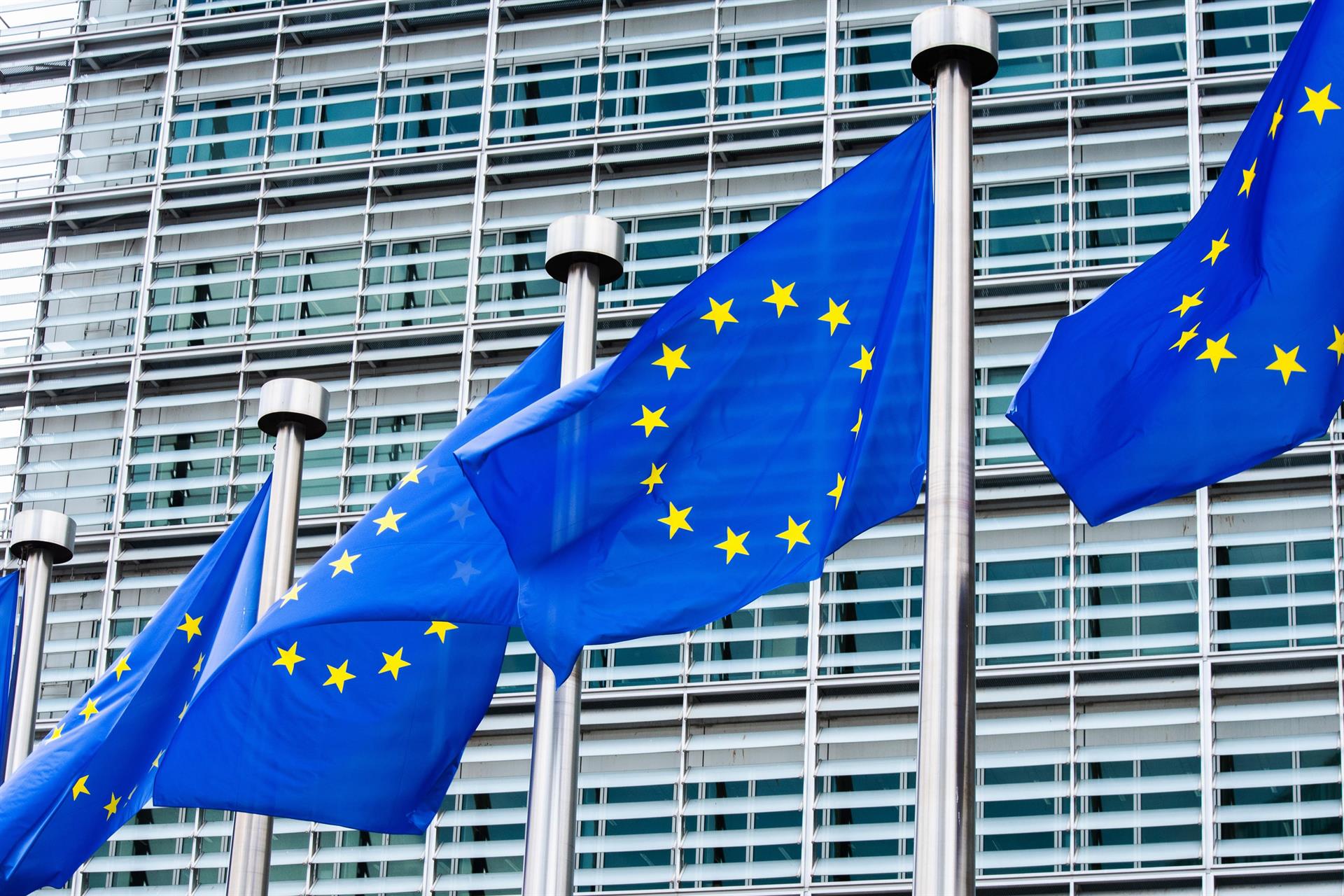 La Comisión Europea cuestiona si la prioridad nacional pactada en la Comunitat contraviene el derecho comunitario La Comisión Europea cuestiona si la prioridad nacional pactada en la Comunitat contraviene el derecho comunitario