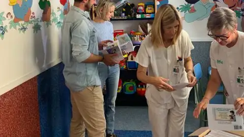 El hospital San Jorge incorpora "cuentos sanitarios" para ayudar a los niños a perder el miedo El hospital San Jorge incorpora "cuentos sanitarios" para ayudar a los niños a perder el miedo