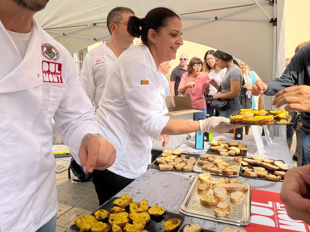 Castellón repartirá 500 rebanadas de pan artesano y 2.000 rosquilletas este sábado Castellón repartirá 500 rebanadas de pan artesano y 2.000 rosquilletas este sábado