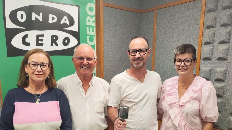 El equipo de Ca Na Magdalena en los estudios de Ma&oacute;. 