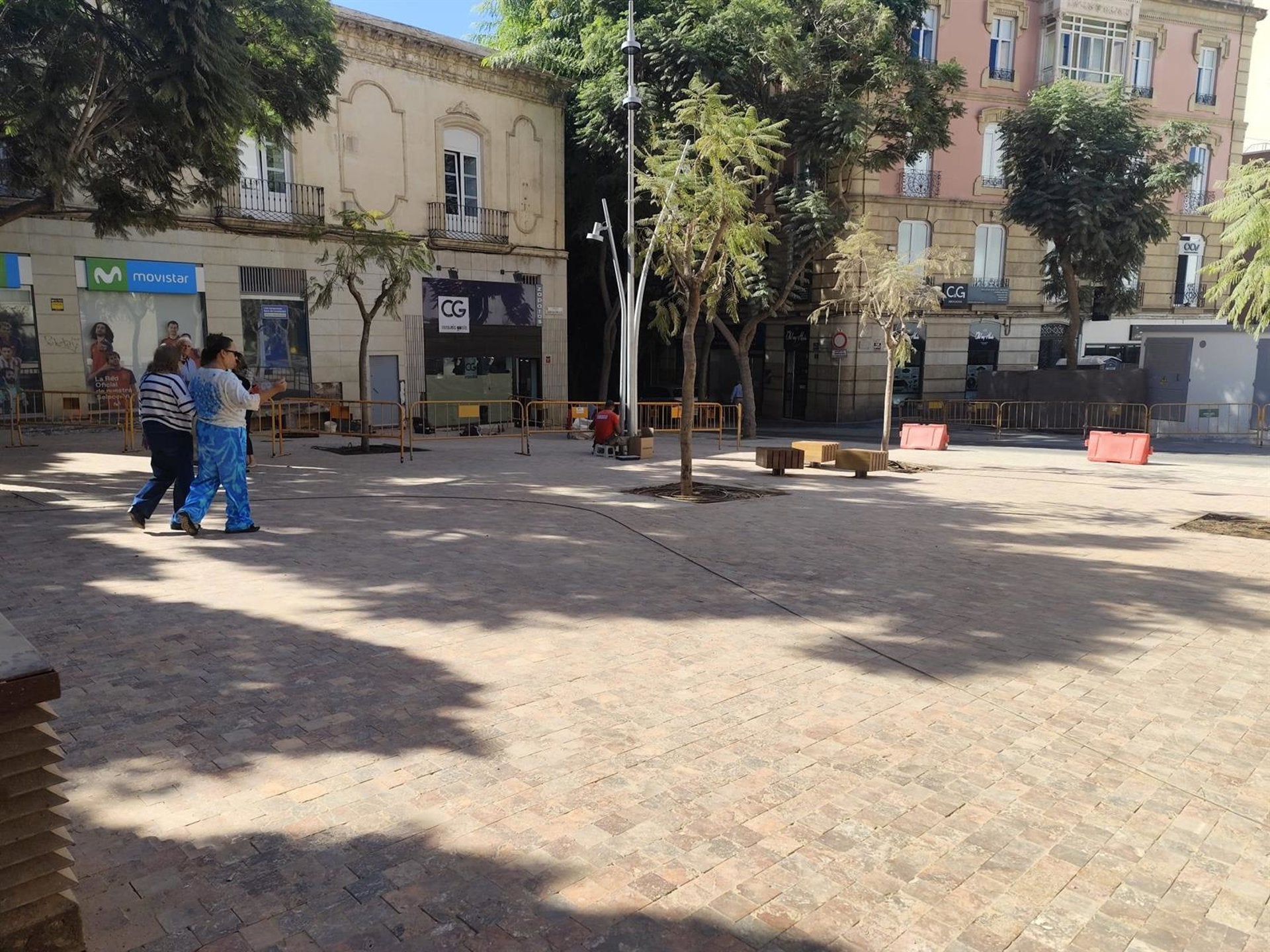 El Ayuntamiento de Almería da por terminada la remodelación del Paseo de Almería pese a los retoques pendientes El Ayuntamiento de Almería da por terminada la remodelación del Paseo de Almería pese a los retoques pendientes