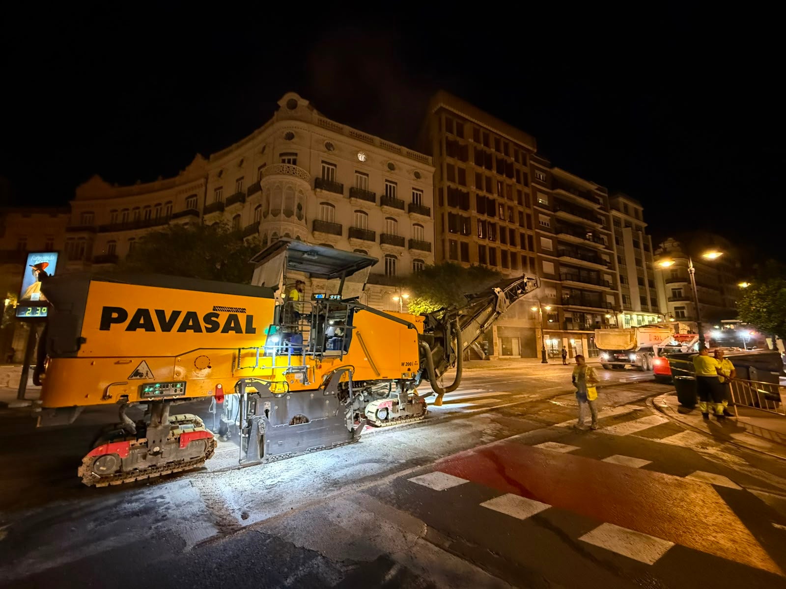 Trabajos de asfaltado de la calle Colón Trabajos de asfaltado de la calle Colón