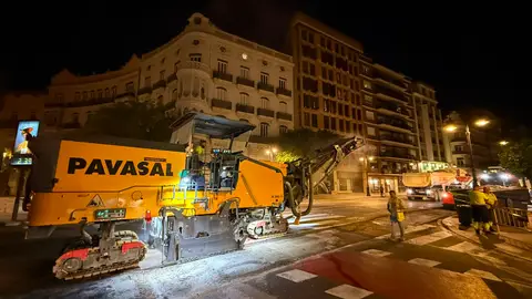 Trabajos de asfaltado de la calle Colón obras