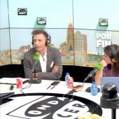 Pablo Pombo (izq.) en los estudios de Onda Cero junto a Ketty Garat y Juan de Dios Colmenero 