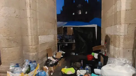 La alcaldesa de Santiago señala que la acampada "es un movimiento reivindicativo legítimo" y "hay que respetarlo" porque en el Obradoiro "no hay ningún problema" La alcaldesa de Santiago señala que la acampada "es un movimiento reivindicativo legítimo" y "hay que respetarlo" porque en el Obradoiro "no hay ningún problema"