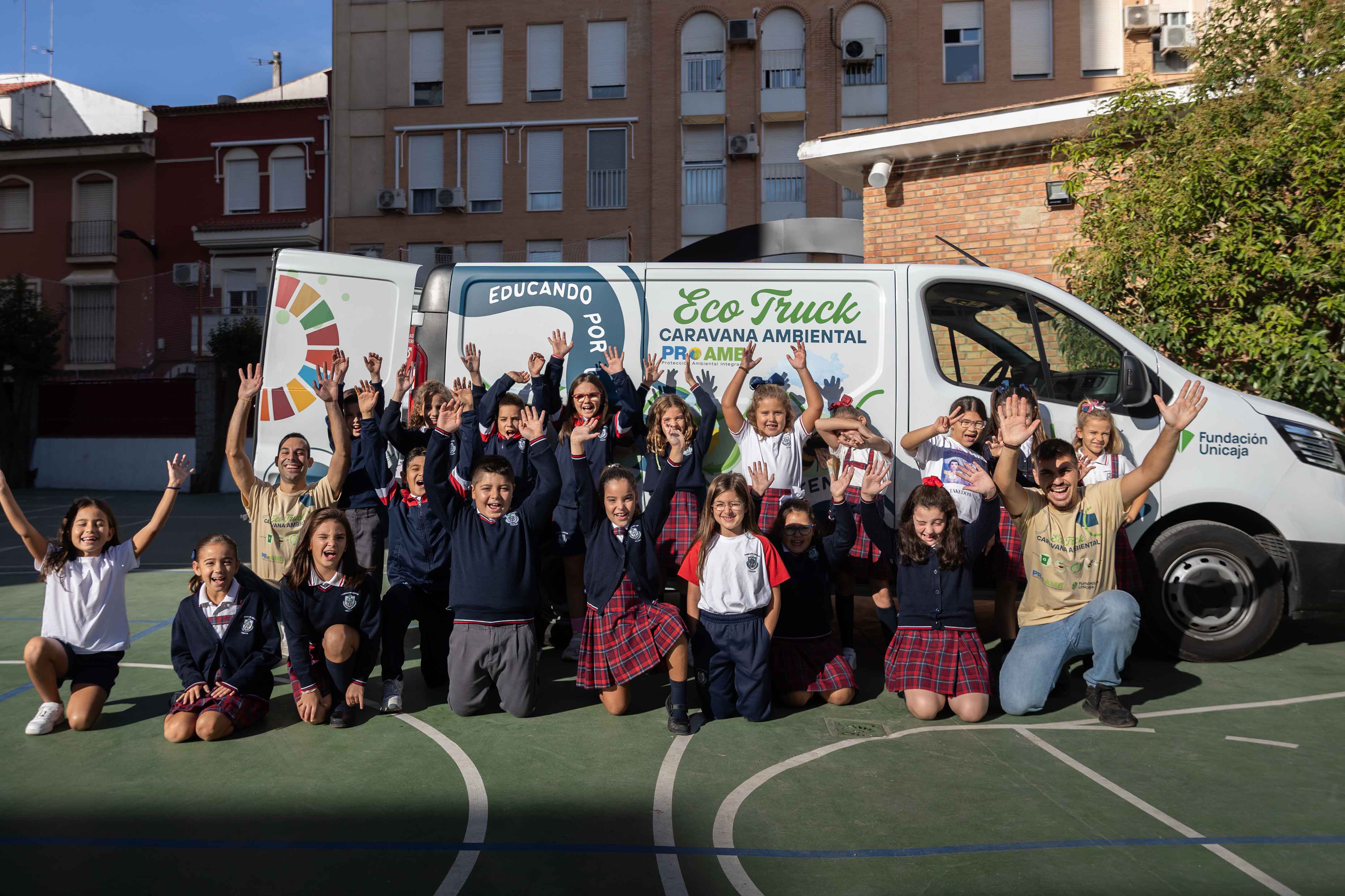 Más de 8.000 personas visitarán la caravana de educación ambiental de Fundación Unicaja y PROAMB Más de 8.000 personas visitarán la caravana de educación ambiental de Fundación Unicaja y PROAMB