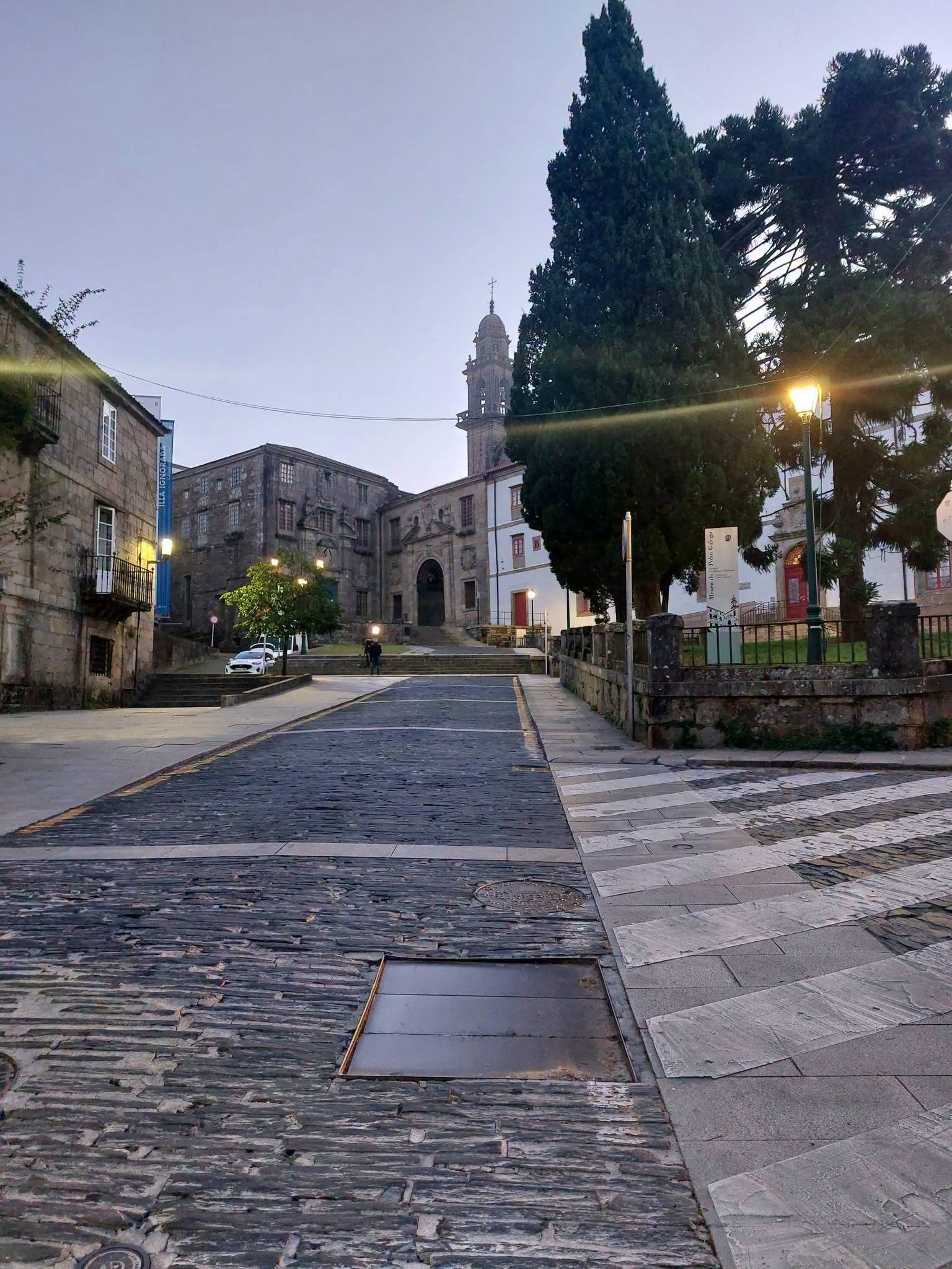 El ANPA de La Salle sobre el tráfico y movilidad en Bonaval: "No nos parece una buena medida mantener todo el tráfico por Valle Inclán, provoca un aumento de la circulación en el entorno de un centro escolar con mil estudiantes" El ANPA de La Salle sobre el tráfico y movilidad en Bonaval: "No nos parece una buena medida mantener todo el tráfico por Valle Inclán, provoca un aumento de la circulación en el entorno de un centro escolar con mil estudiantes"