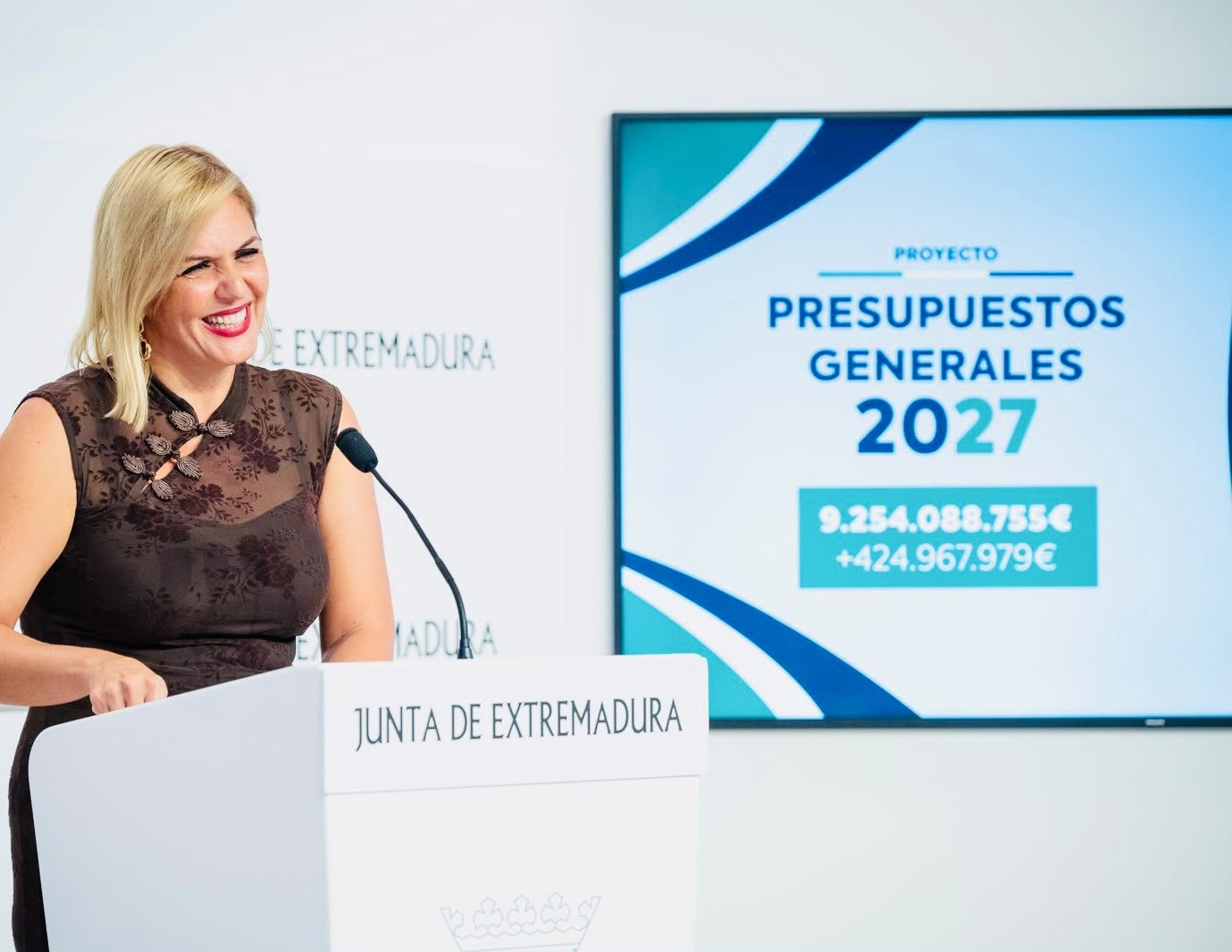 El Consejo de Gobierno aprueba el proyecto de ley de presupuestos para 2027, que ascienden a 9.254 millones de euros El Consejo de Gobierno aprueba el proyecto de ley de presupuestos para 2027, que ascienden a 9.254 millones de euros