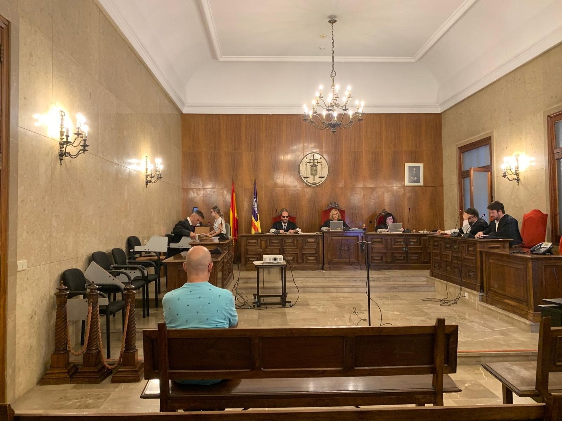 Condenado por intentar matar a su mujer a cuchilladas en Palma Condenado por intentar matar a su mujer a cuchilladas en Palma