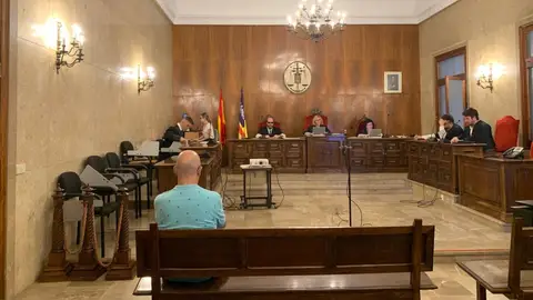 Condenado por intentar matar a su mujer a cuchilladas en Palma Condenado por intentar matar a su mujer a cuchilladas en Palma