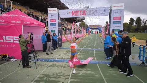 Gemma Arenas vuelve a ganar la Quijote Maratón Gemma Arenas vuelve a ganar la Quijote Maratón