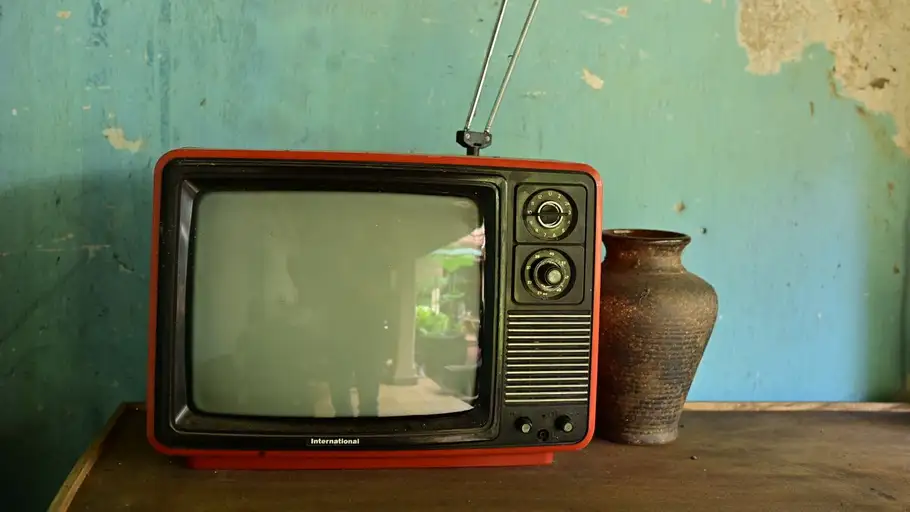 Imagen de archivo de una televisión antigua Imagen de archivo de una televisión antigua