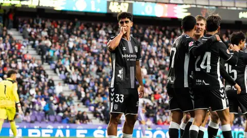 Olabarrieta celebra un gol del CD Eldense en Valladolid. Olabarrieta celebra un gol del CD Eldense en Valladolid.