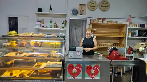 Carmen Carcel, en su comercio de Es Pratet Carmen Carcel, en su comercio de Es Pratet