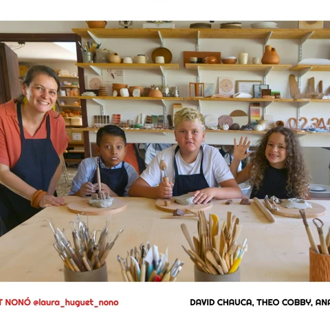 Laura Huguet Nonó junto a David Chauca, Theo Cobby y Anna Fátima Smiri