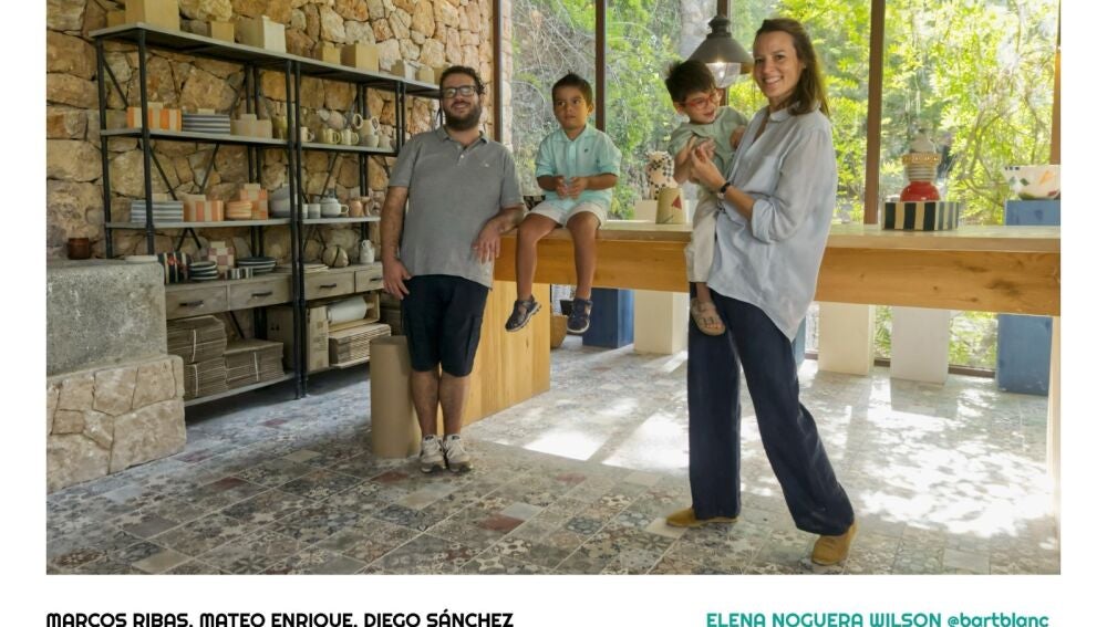 Marcos Ribas, Mateo Enrique y Diego Sánchez junto a Elena Noguera
