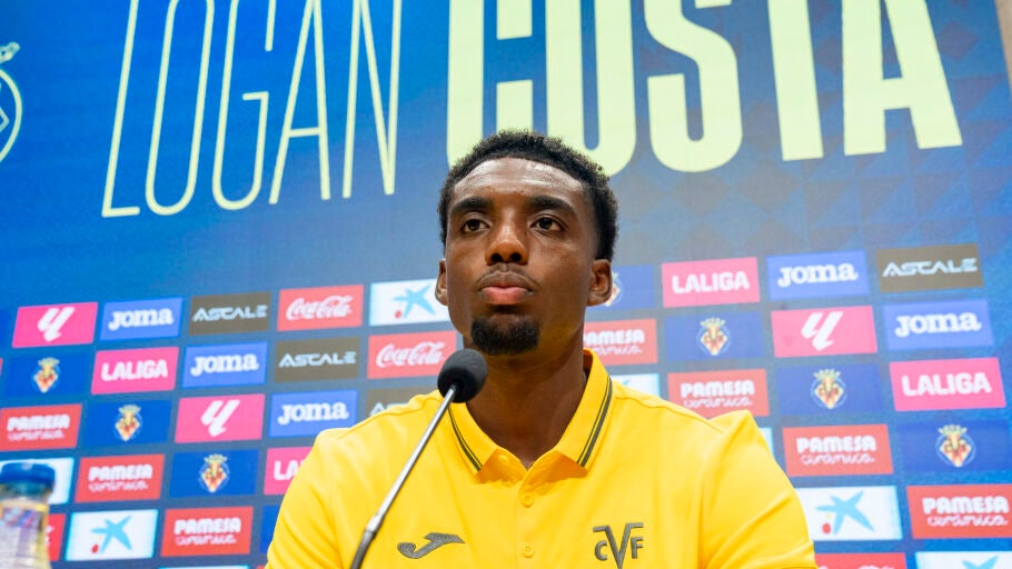 Logan Costa en una rueda de prensa