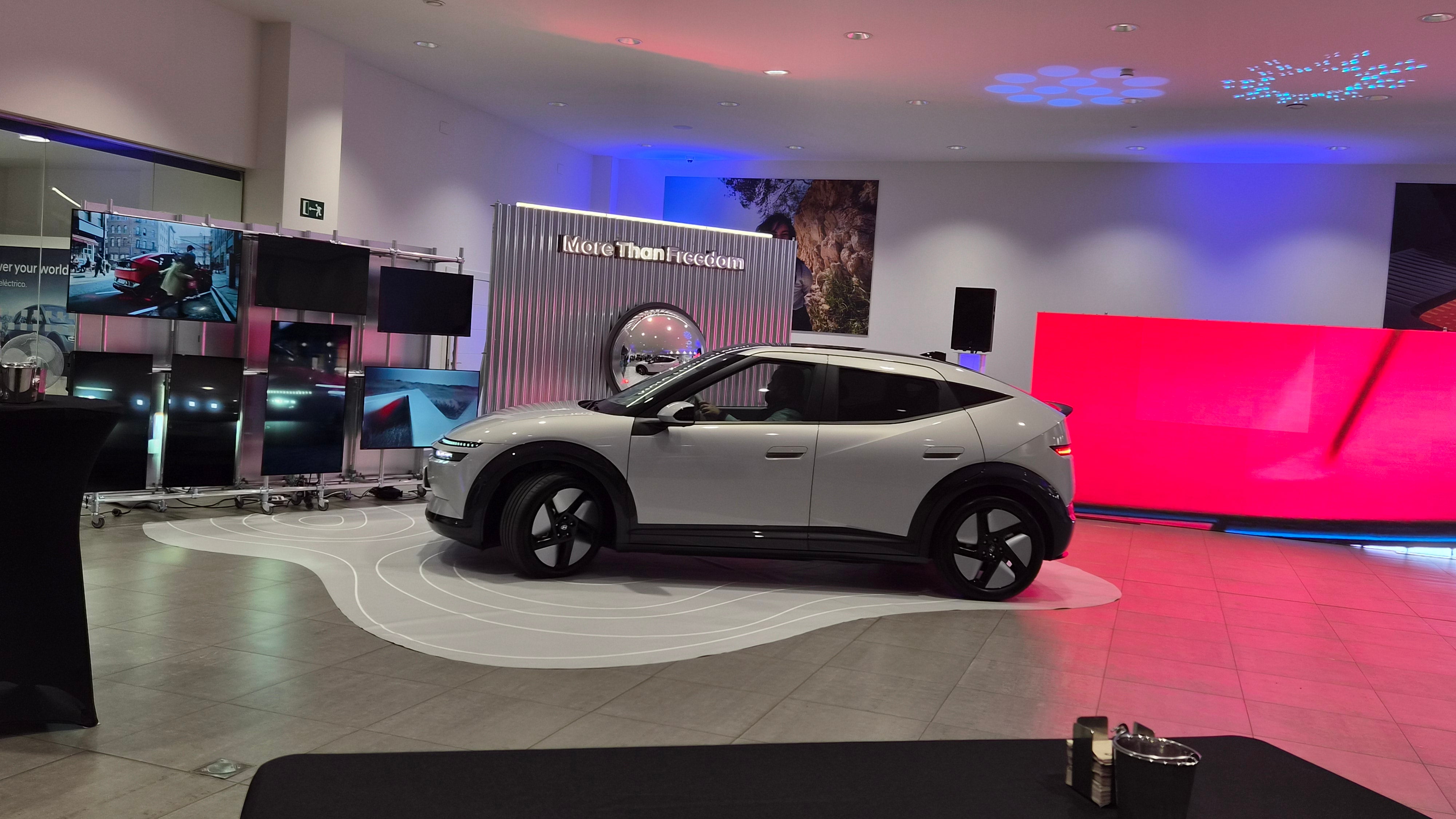 Lemauto presenta en León el nuevo Hyundai IONIQ 3, un compacto eléctrico con hasta 496 kilómetros de autonomía Lemauto presenta en León el nuevo Hyundai IONIQ 3, un compacto eléctrico con hasta 496 kilómetros de autonomía