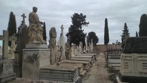 Cementerio Municipal de Valdepeñas Cementerio Municipal de Valdepeñas