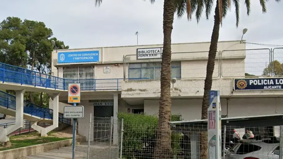Biblioteca municipal del barrio Juan XXIII de Alicante Biblioteca municipal del barrio Juan XXIII de Alicante
