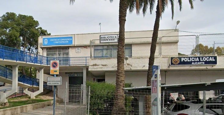 Un total de 114 colectivos y asociaciones de Alicante exigen la recuperación de la red pública de bibliotecas Un total de 114 colectivos y asociaciones de Alicante exigen la recuperación de la red pública de bibliotecas